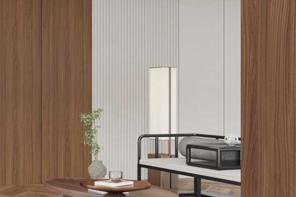 What are the details to pay attention to when installing solid wood doors?